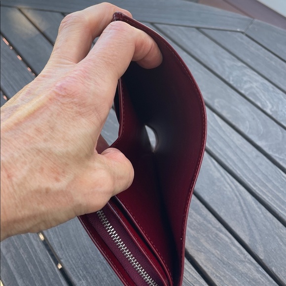 Cartier Burgundy Patent Leather Birthday Edition wallet. Like new - Picture 10 of 12